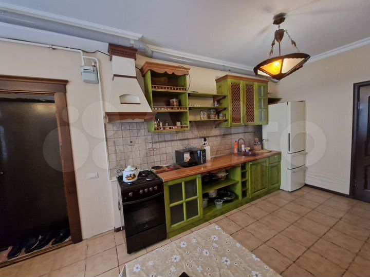 2-к. квартира, 65 м², 1/2 эт.