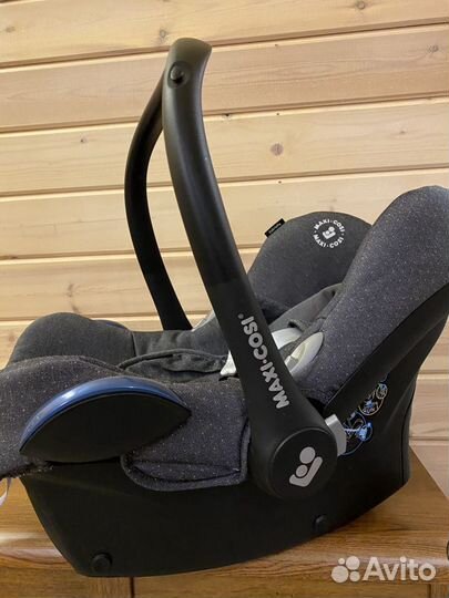 Автокресло 0+ Maxi-Cosi CabrioFix