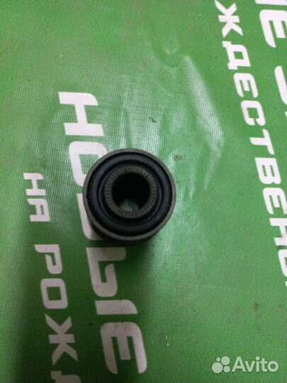 Сайлентблок рычага подвески Toyota Crown 1995