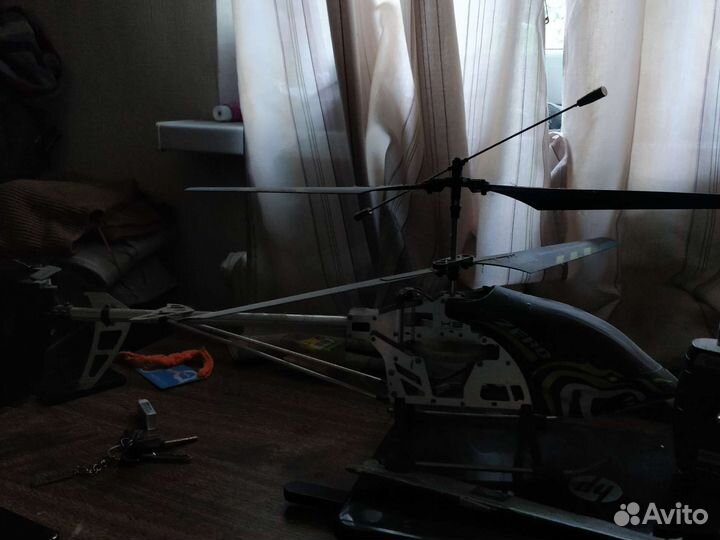 Вертолет на пульте управления