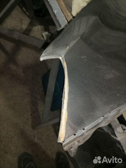 Крыло левое переднее Гранта FL