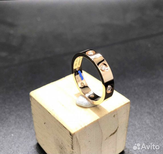 Обручальное кольцо Cartier Love с 8 бриллиантами