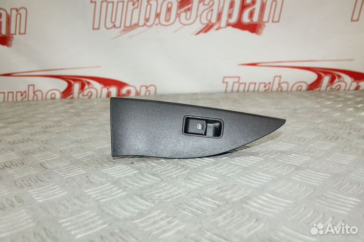 Кнопка стеклоподъемника RR Subaru Forester SJ S13