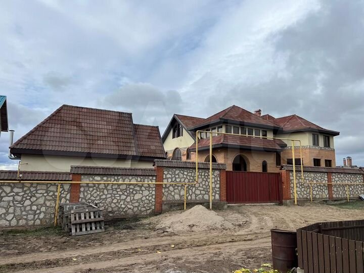 Дом 400 м² на участке 17 сот.