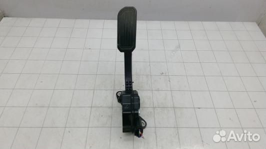 Педаль газа toyota prius V ZFW41 (94C05NW01)