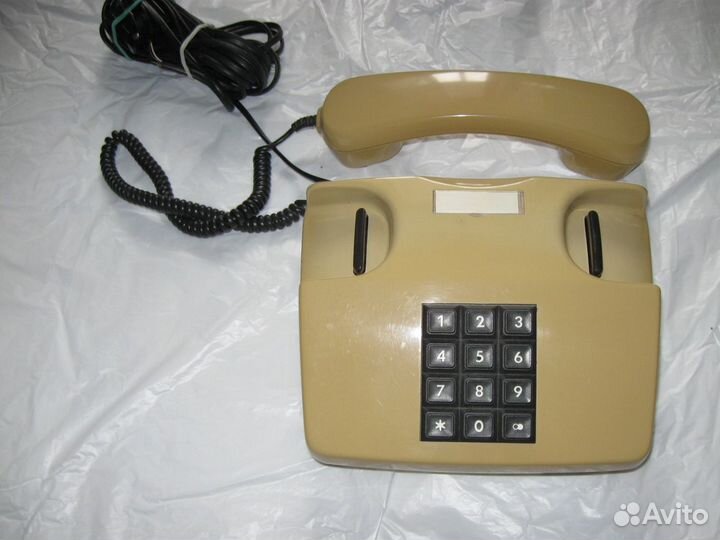 Кнопочный телефон