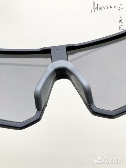 Очки спортивные зеркальные солнцезащитные чёрные