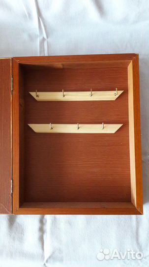 Ключница настенная