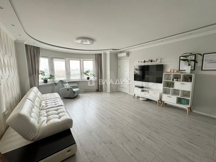 3-к. квартира, 80 м², 15/17 эт.