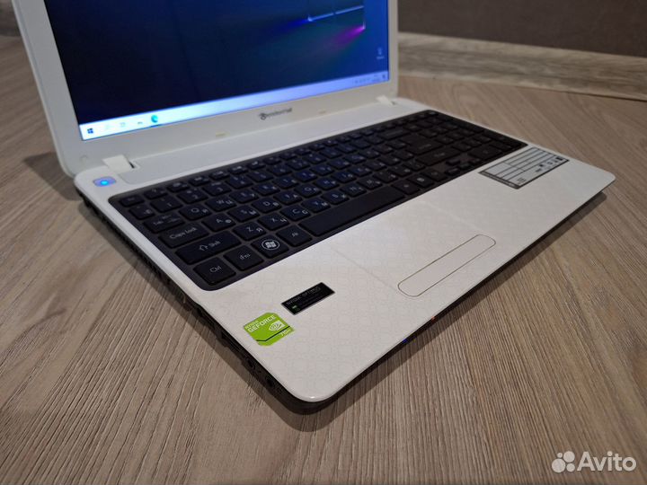 Мощный Acer на i7 12GB и SSD