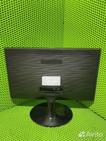 Монитор Samsung LS19C150