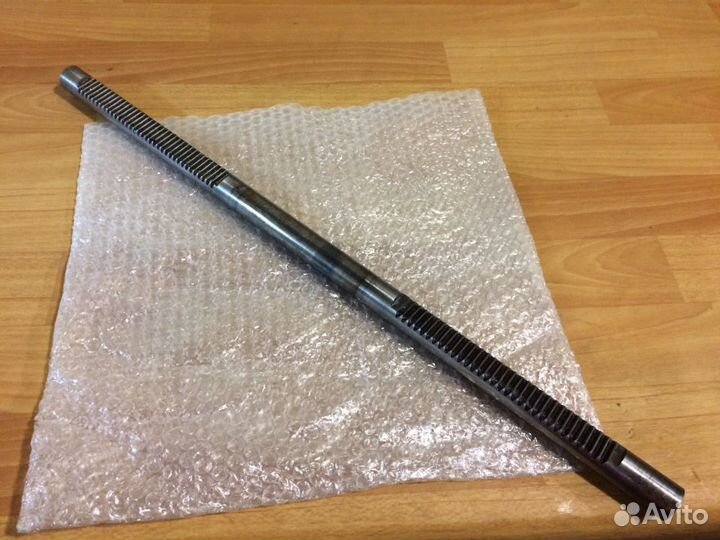 Шкода Октавия вал рулевой рейки зубчатый