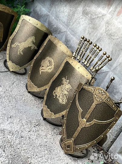 Подставка под шампуры Щит