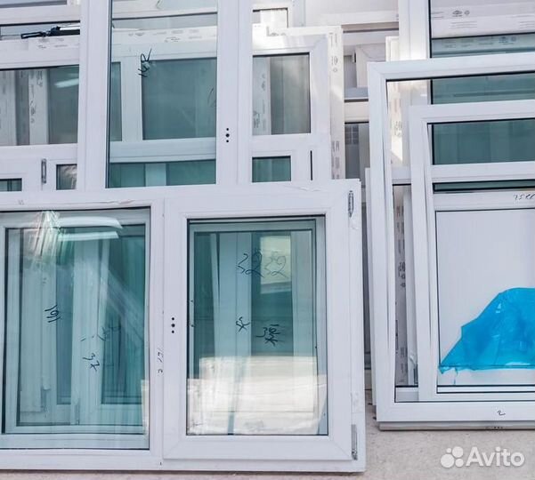 Окна на складе (110 см х 110 см )