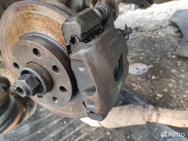 Тормозной суппорт передний правый Chevrolet Lanos