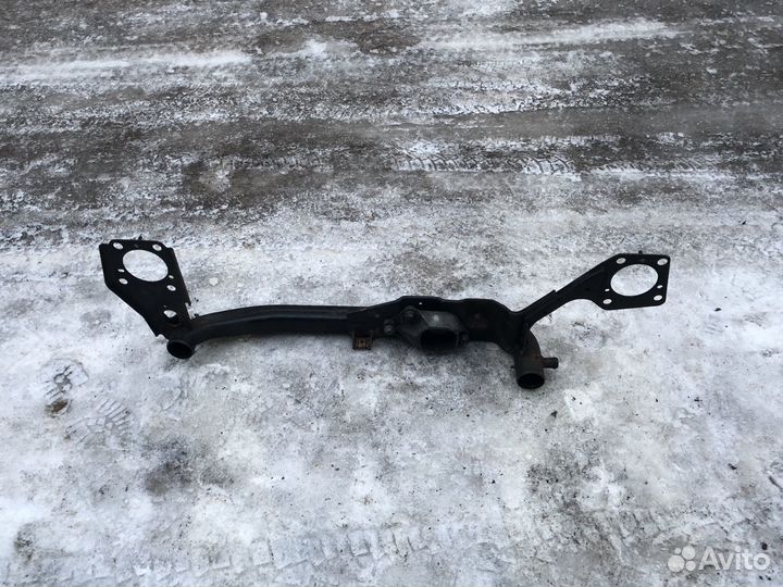 Балка подрадиаторная Audi A4 B7 2,0 TDI