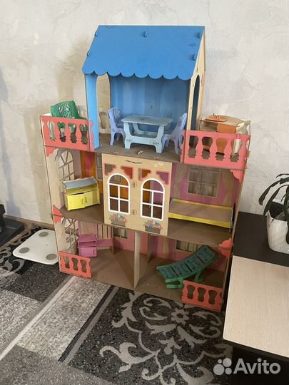 Домик кукольный