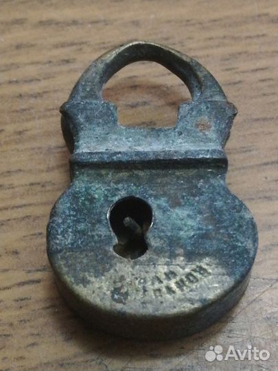 Старинный навесной замок