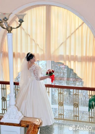 Свадебное платье