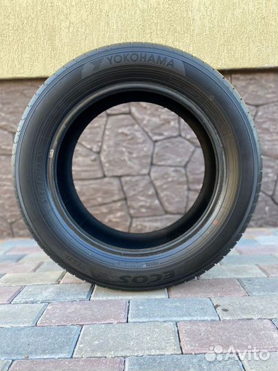 Yokohama BluEarth Ecos ES31 215/55 R16