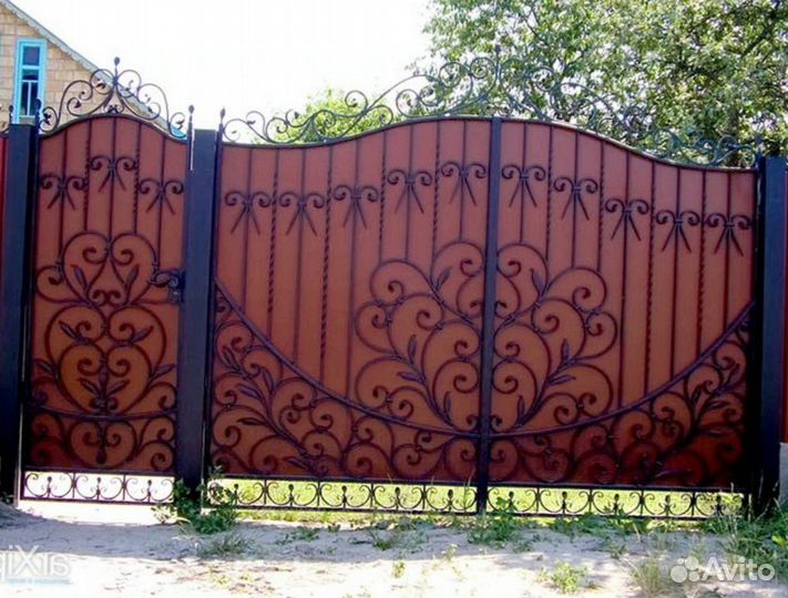 Кованные распашные ворота от производителя