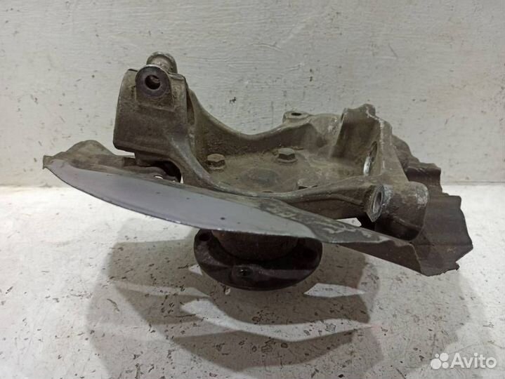 Кулак передний правый 31216753462