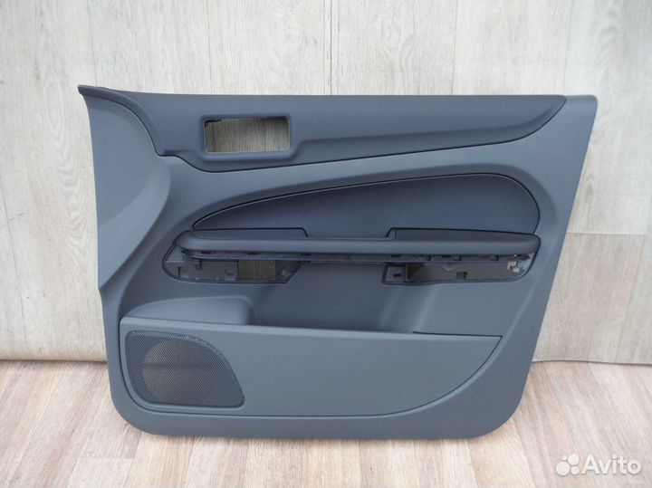 Обшивка двери передней правой Ford Focus 2 2009