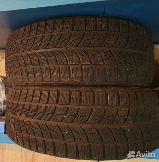 Bridgestone Blizzak WS-60 215/45 R17 87R