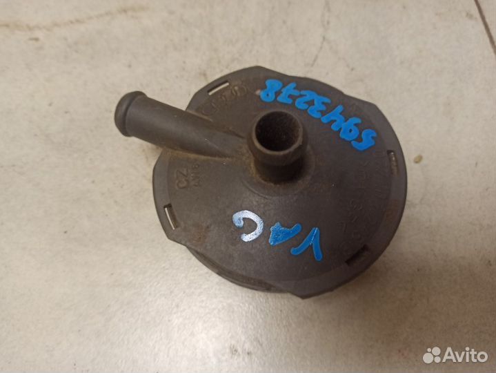 Клапан вентиляции картера