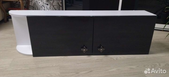 Полка настенная навесная