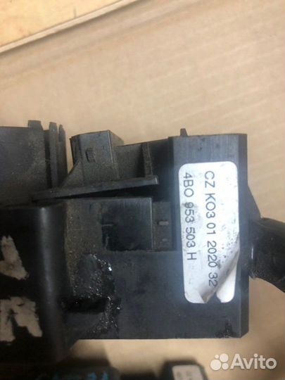 Подрулевой переключатель дворников Skoda Octavia