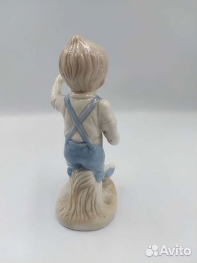 Статуэтка фарфор 