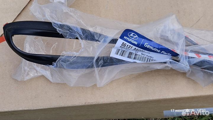 Молдинг стекла ветрового Hyundai/Kia