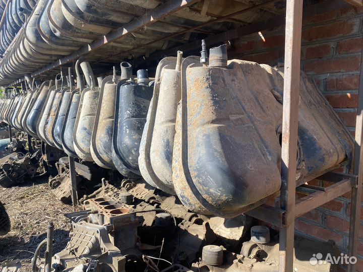 Инжекторный бак ваз 2110-2115