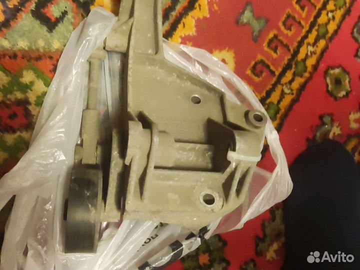 Крепление генератора на гранту с натежителем