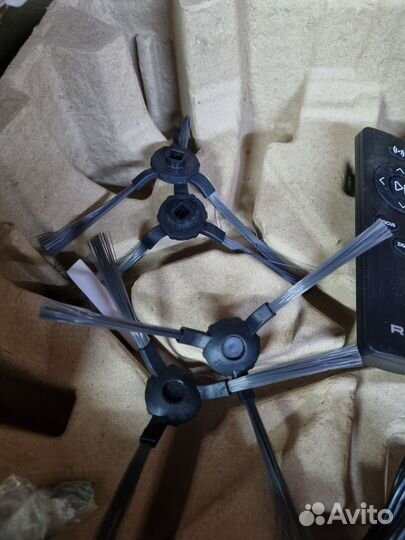 Робот пылесос redmond rv r650s