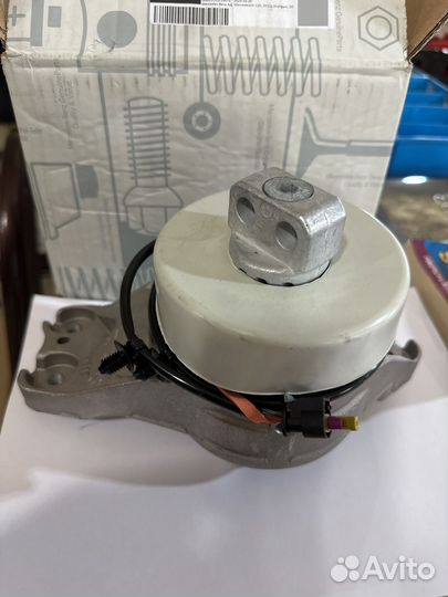 Опора двигателя на Mercedes