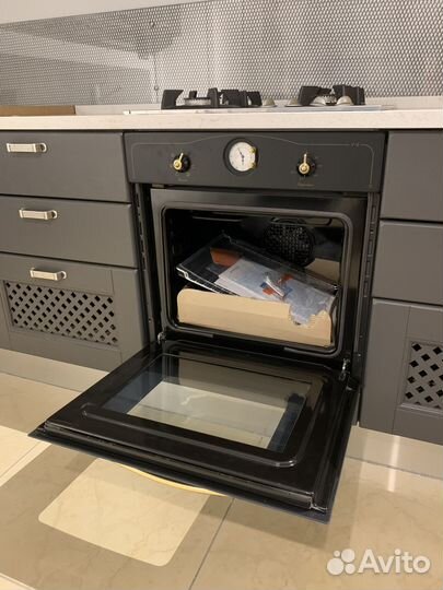 Встраиваемый духовой шкаф Whirlpool