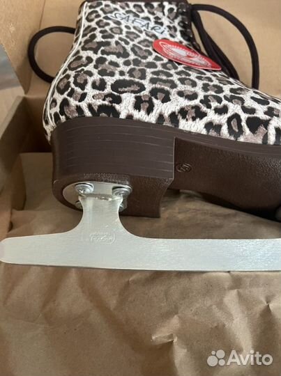 Коньки фигурные новые женские 40 р-р