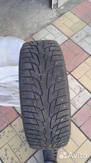 Hankook Winter I'Pike 215/55 R17 D