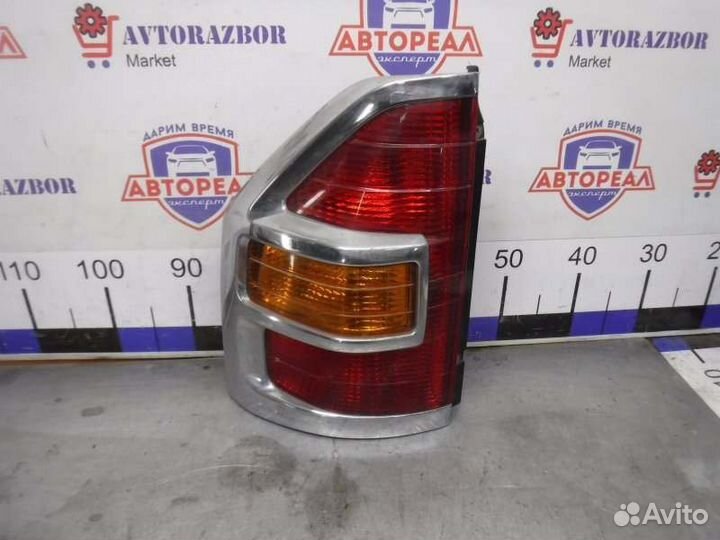 Фонарь задний левый Mitsubishi Pajero 3 6G74 2001