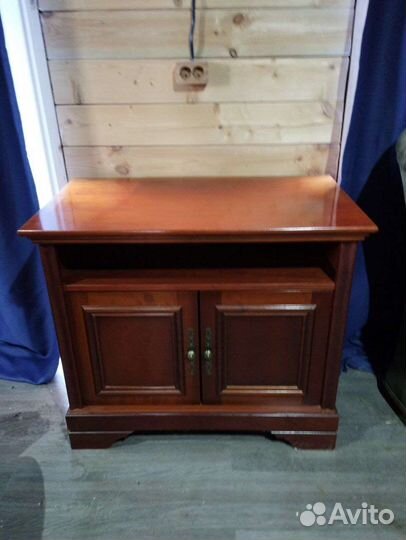 Тумба под телевизор