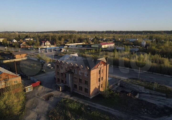 Дом 1000 м² на участке 23 сот.