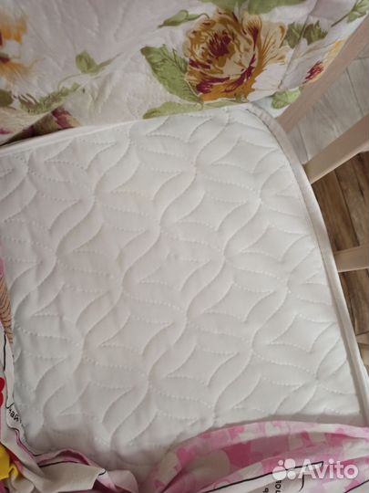 Детская кроватка с поперечным маятником