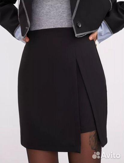 Юбка мини с разрезом