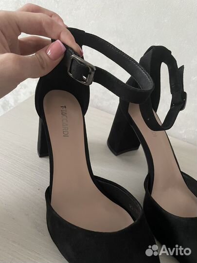 Туфли на каблуке