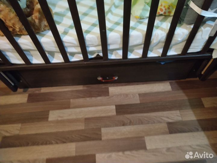 Детская кроватка трансформер с маятником