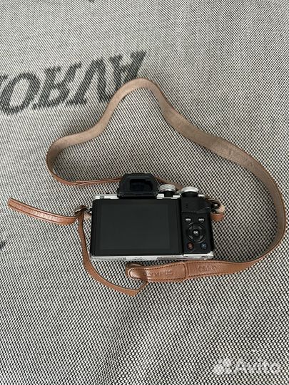 Цифровая фотокамера Olympus OM-D E-M10 Mark II
