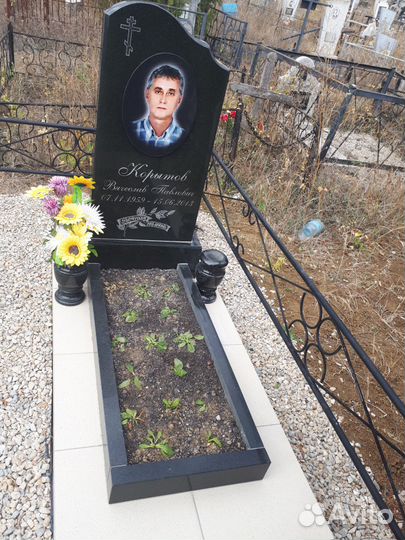 Памятники из гранита и мрамора оптом и в розницу