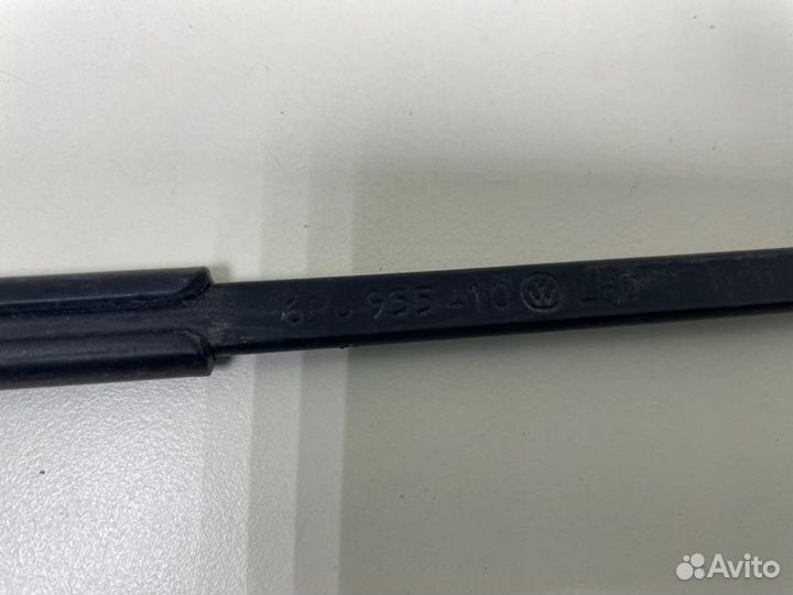 Поводок стеклоочистителя передний правый